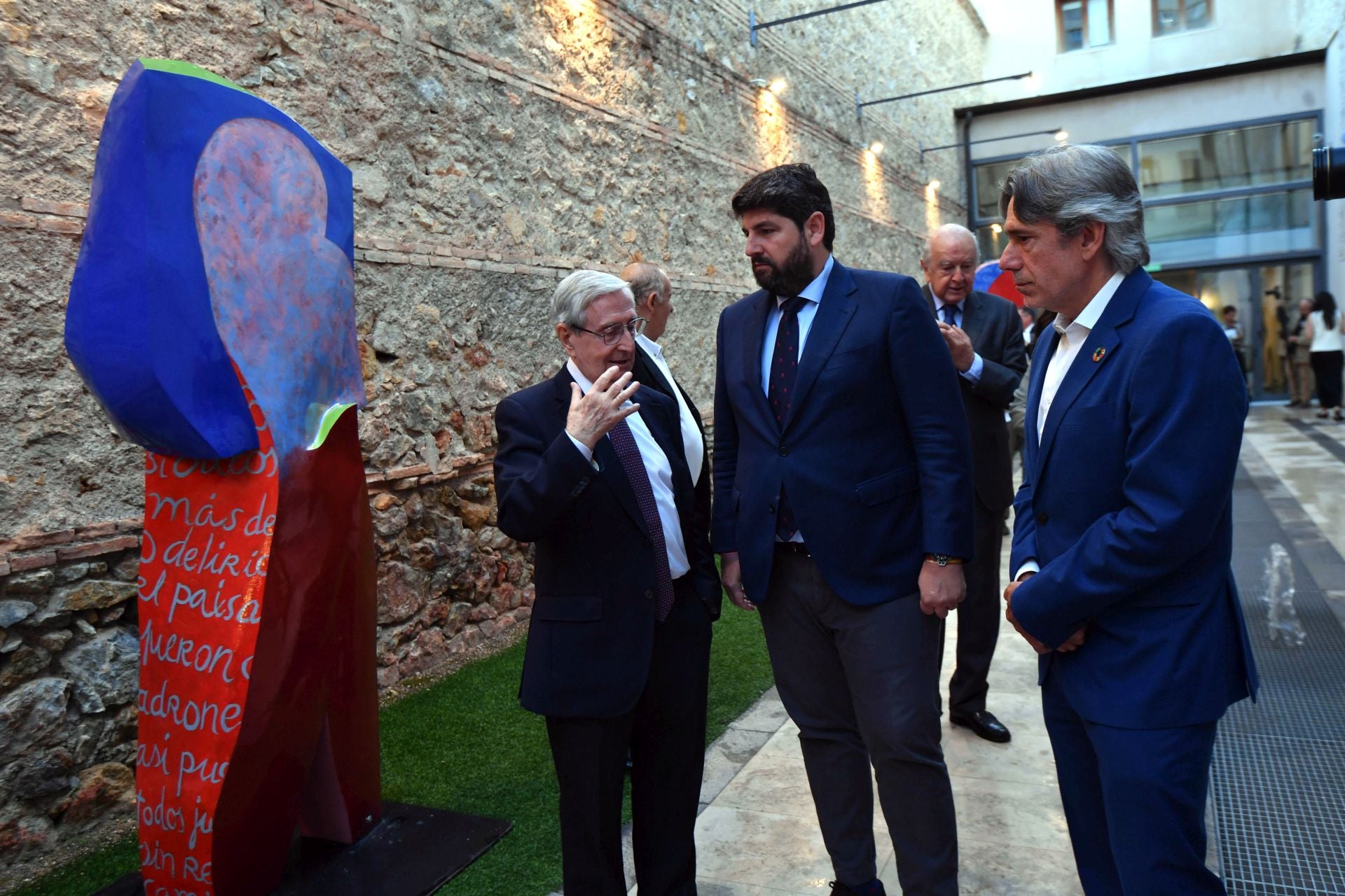 Cristóbal Gabarrón celebra su 80 cumpleaños en Las Claras con la exposición &#039;El cristal de la memoria&#039; (1961-2025)&#039;