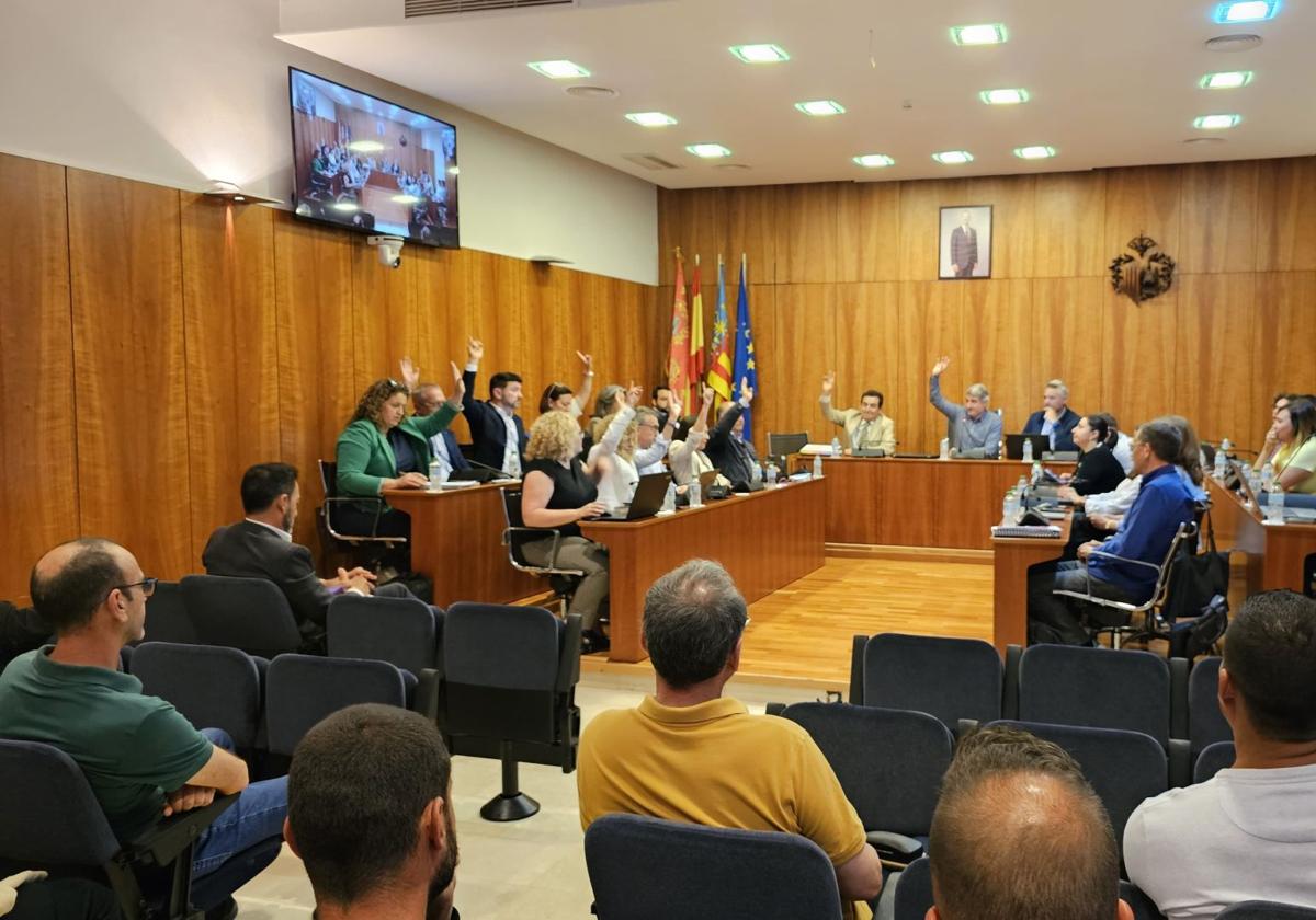 Luz verde al cambio de gestión del servicio de basuras en orihuela, que pasa a una empresa municipal | la verdad