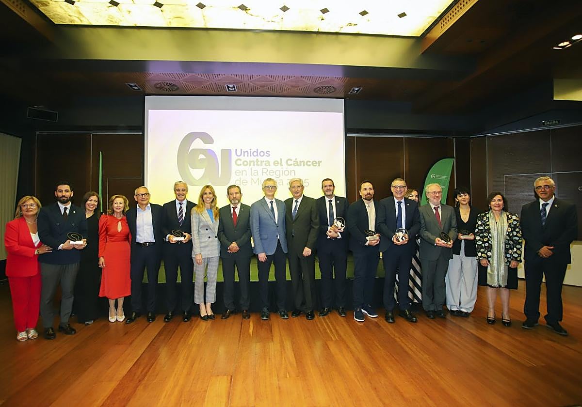 Los galardonados en la gala de la Asociación Española contra el Cáncer.