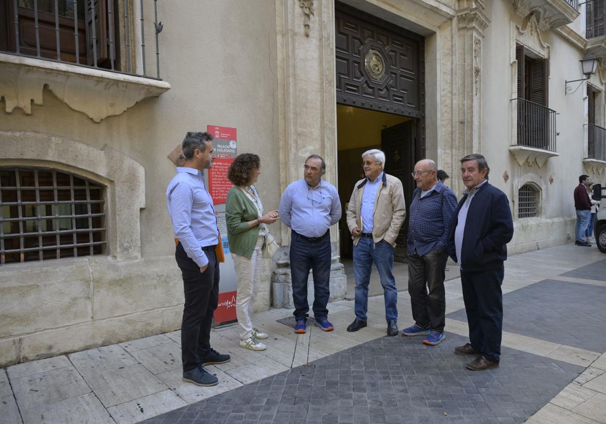 Los vecinos exigen a la chs soluciones inmediatas para los vertidos en cala reona | la verdad
