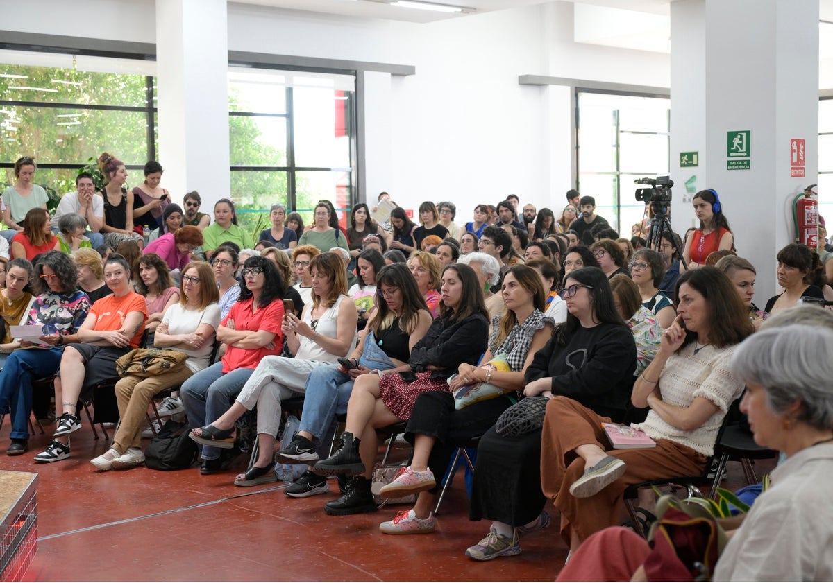 Imagen principal - Diversidad de voces y discursos críticos en la segunda edición del festival Demoleer en Murcia