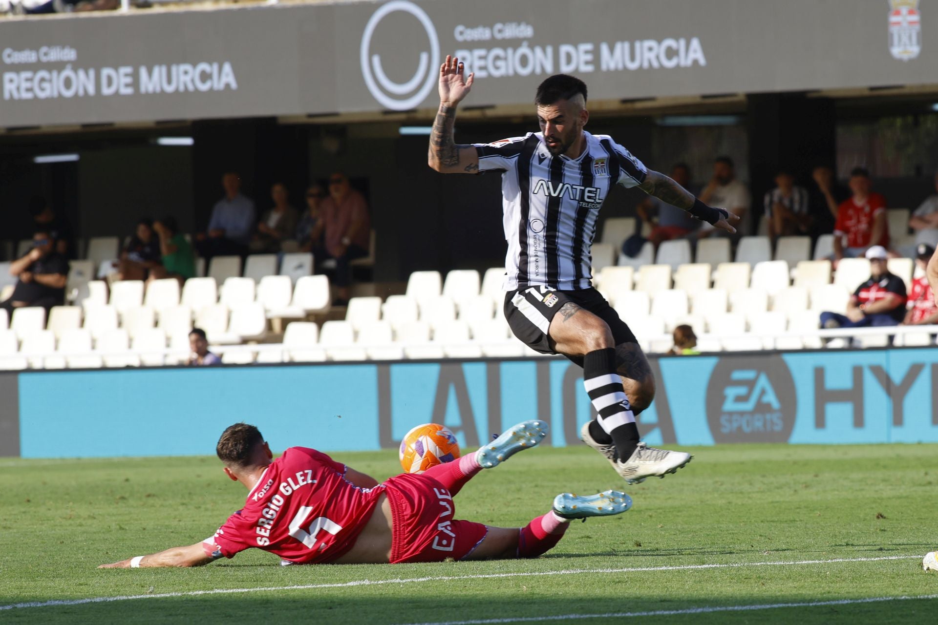 La victoria del Cartagena frente al Tenerife, en imágenes