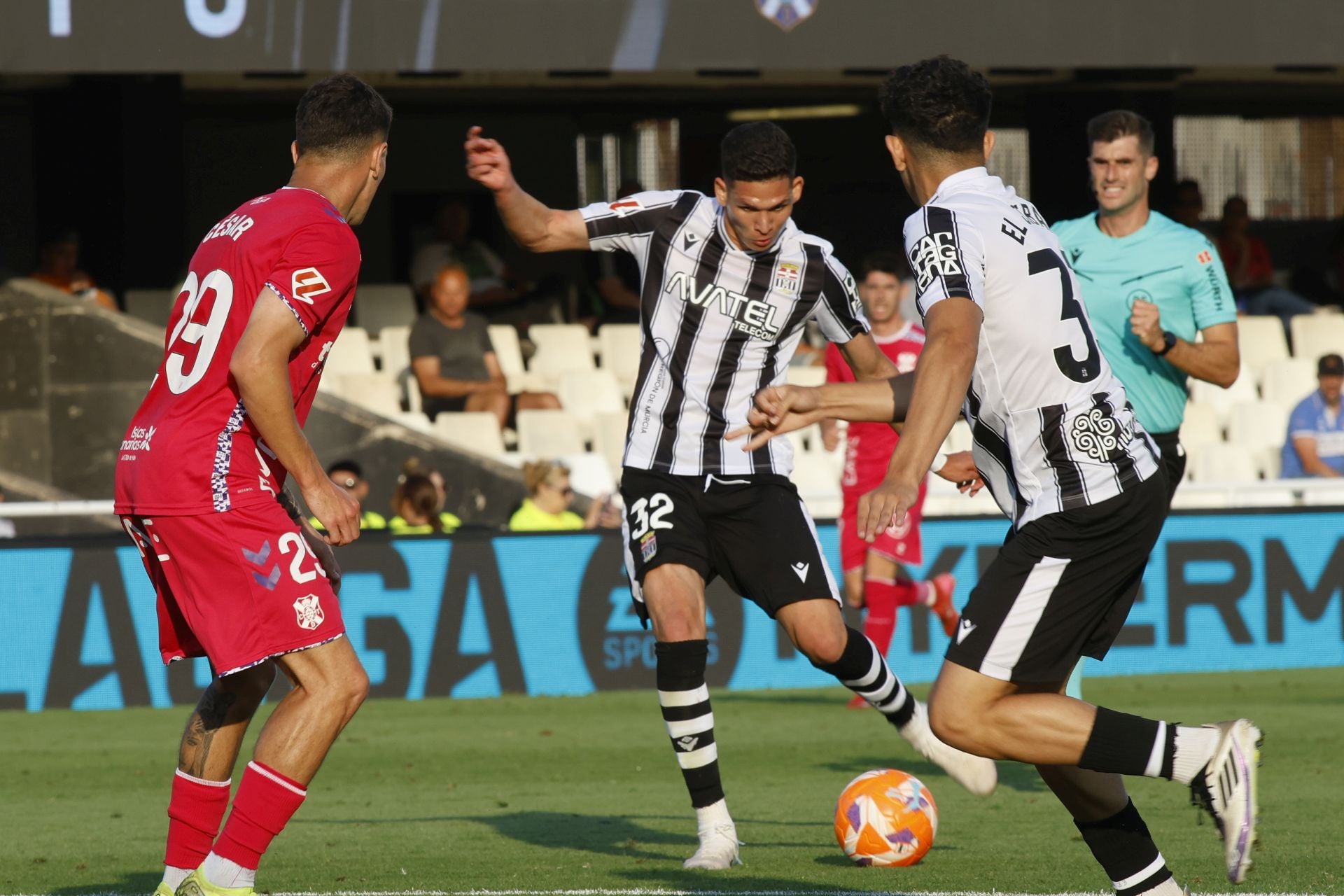 La victoria del Cartagena frente al Tenerife, en imágenes