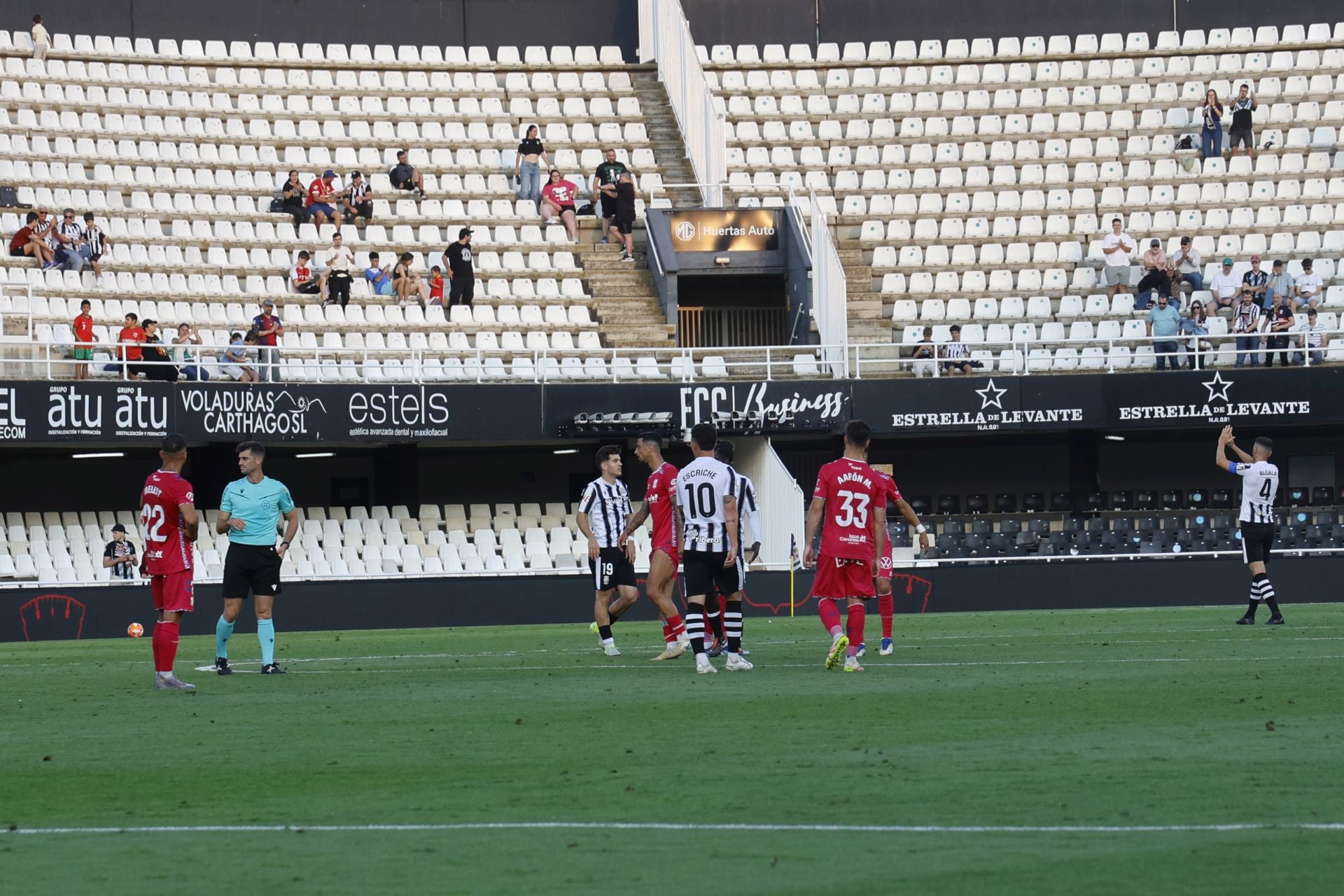 La victoria del Cartagena frente al Tenerife, en imágenes