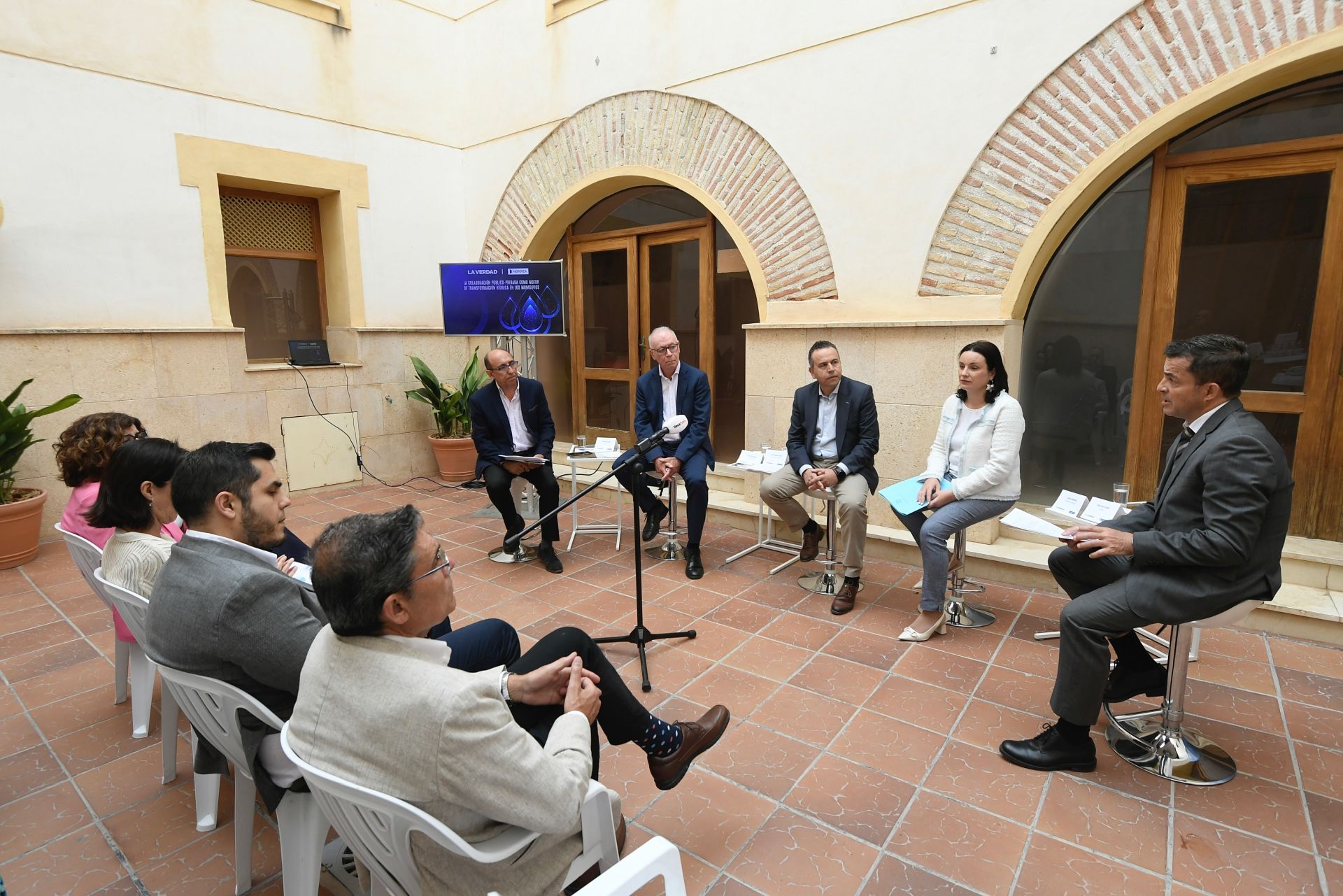 El desayuno informativo &#039;La colaboración público-privada como motor de transformación hídrica en los municipios&#039;, en imágenes