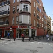 Cruce de las calles Almenara y Cristo de Perdón, con el 'súper' objeto de robos.