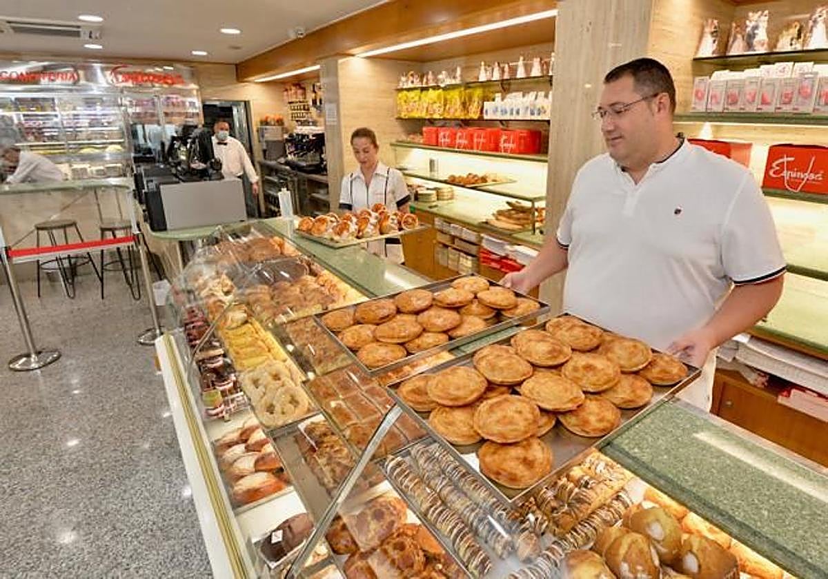 Una confitería familiar murciana, en una imagen de archivo.