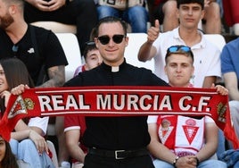 Un sacerdote grana, en el pasado Murcia-Villarreal B.