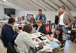 Imagen de archivo del taller de bordado en la Casa Museo de los Caballos del Vino.