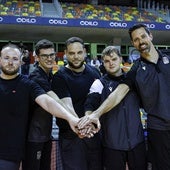 Pau Castelltort, Daniel Berruezo, Fede Müller, Marcos Hernández y Carlos Gracia celebran la clasificación para la fase de ascenso del Cebé Cartagena.