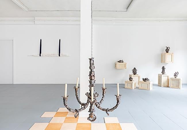 Algunas de las obras que se exponen en la galería OB Contemporary en Madrid.