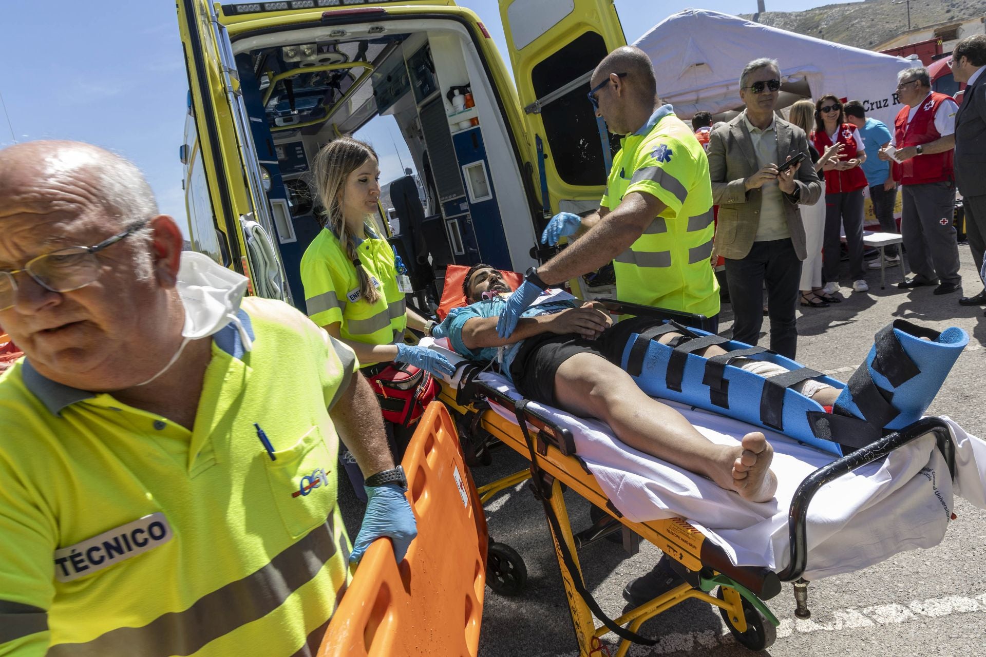 Militares y agencias civiles se adiestran en La Curra para una catástrofe