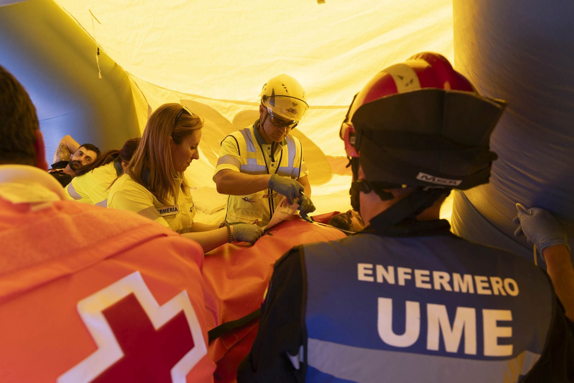 Militares y agencias civiles se adiestran en La Curra para una catástrofe