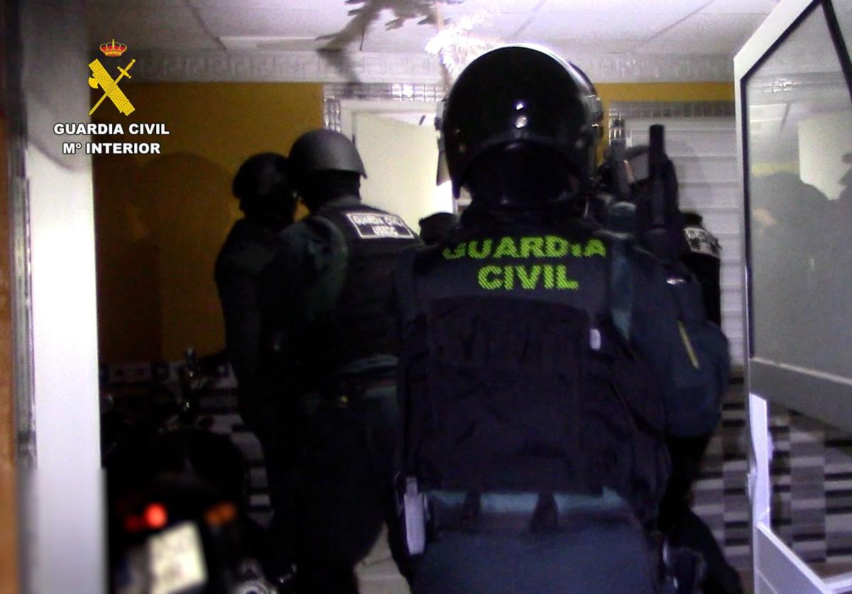 Trece detenidos por una operación antidroga contra un clan familiar en san javier y san pedro del pinatar | la verdad