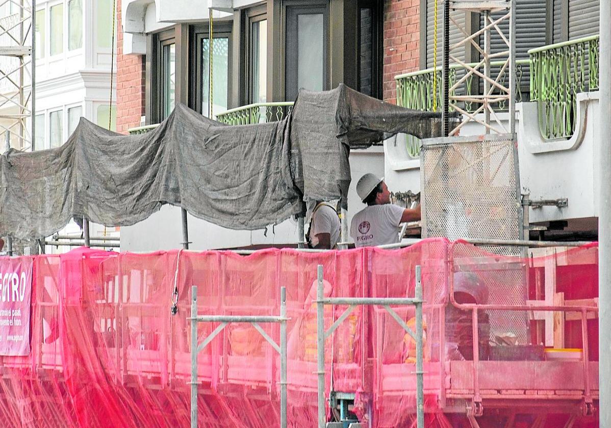 Las ayudas municipales a la eficiencia energética alcanzarán a 51 viviendas del centro y los barrios de cartagena | la verdad