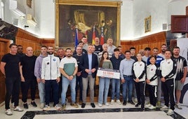 El acto de entrega de las ayudas a deportistas, clubes y entidades organizadoras tuvo lugar en el Salón de Plenos del Ayuntamiento de Caravaca de la Cruz.