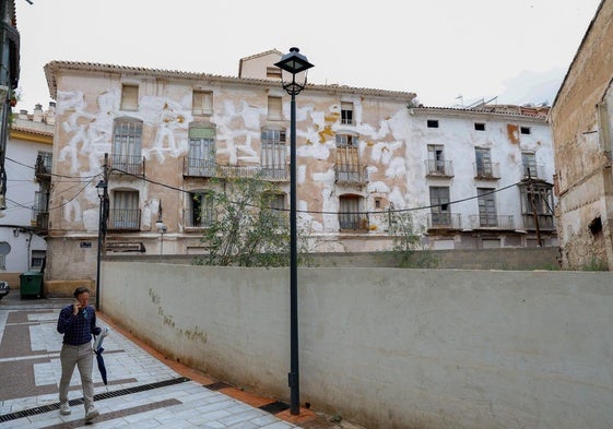 Solar entre las calles Zorrilla y Fernando el Santo, que ha entrado en el proceso de ejecución forzosa.