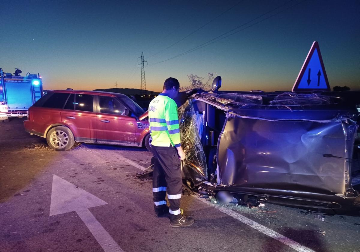 Una fallecida y cuatro heridos, entre ellos una niña, en un choque frontal en Cartagena
