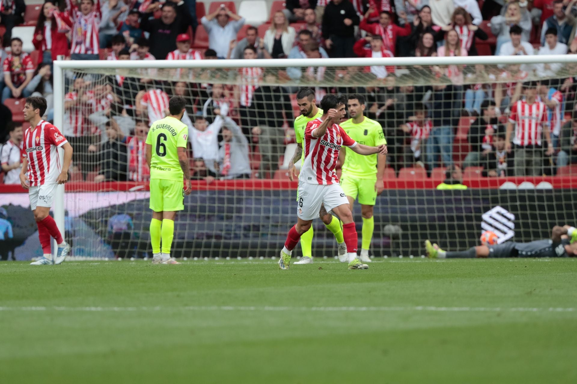 El Sporting-Cartagena (3-2), en imágenes