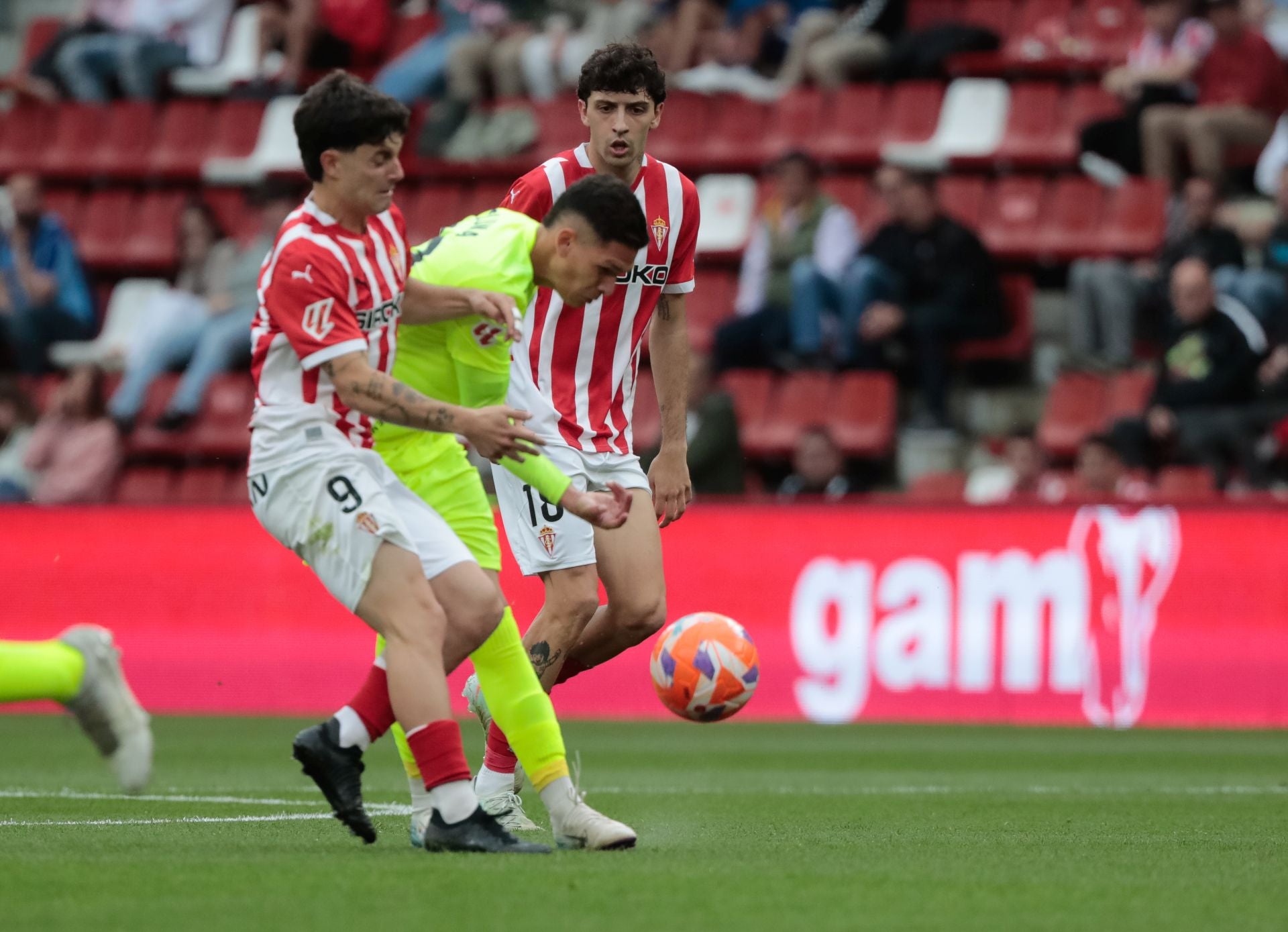 El Sporting-Cartagena (3-2), en imágenes