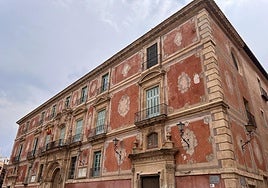 La fachada del Palacio Episcopal de Murcia.