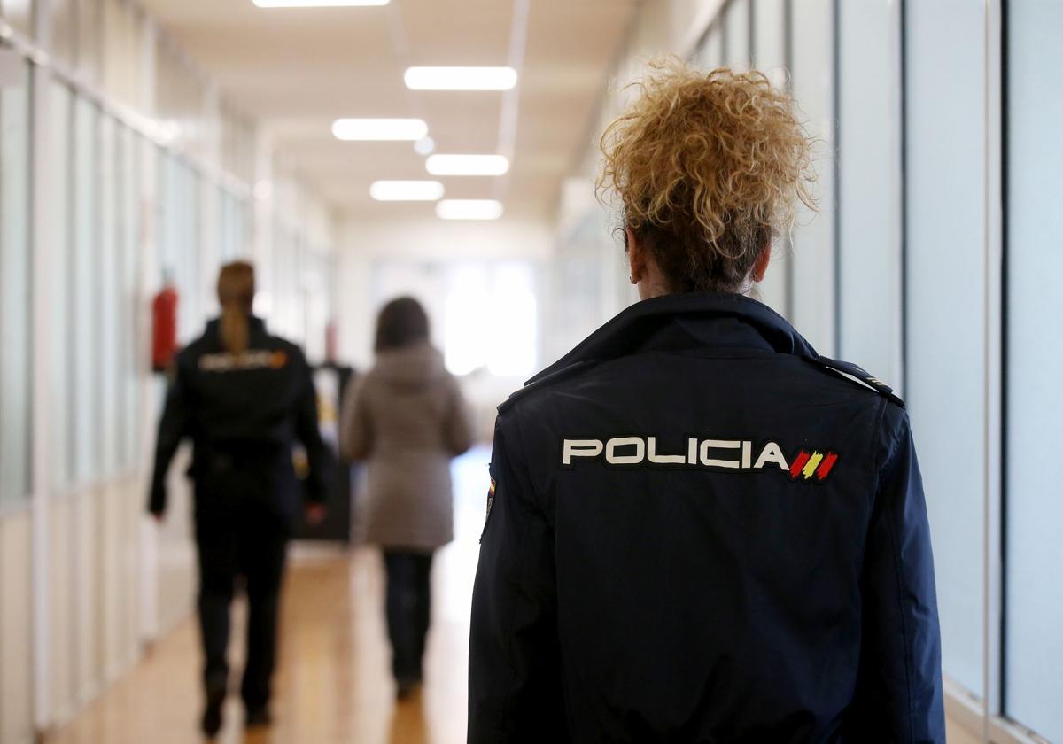 Investigan a un tatuador de Murcia por la presunta agresión sexual a varias mujeres en su estudio