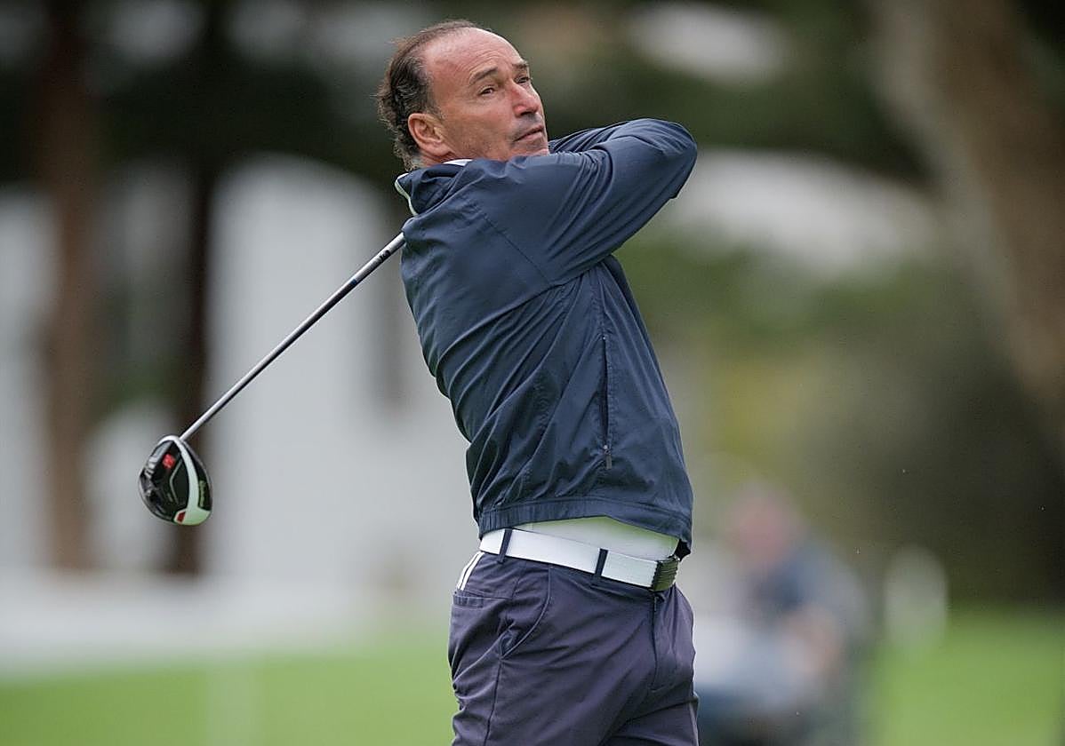Pepín Liria, vestido de golfista.