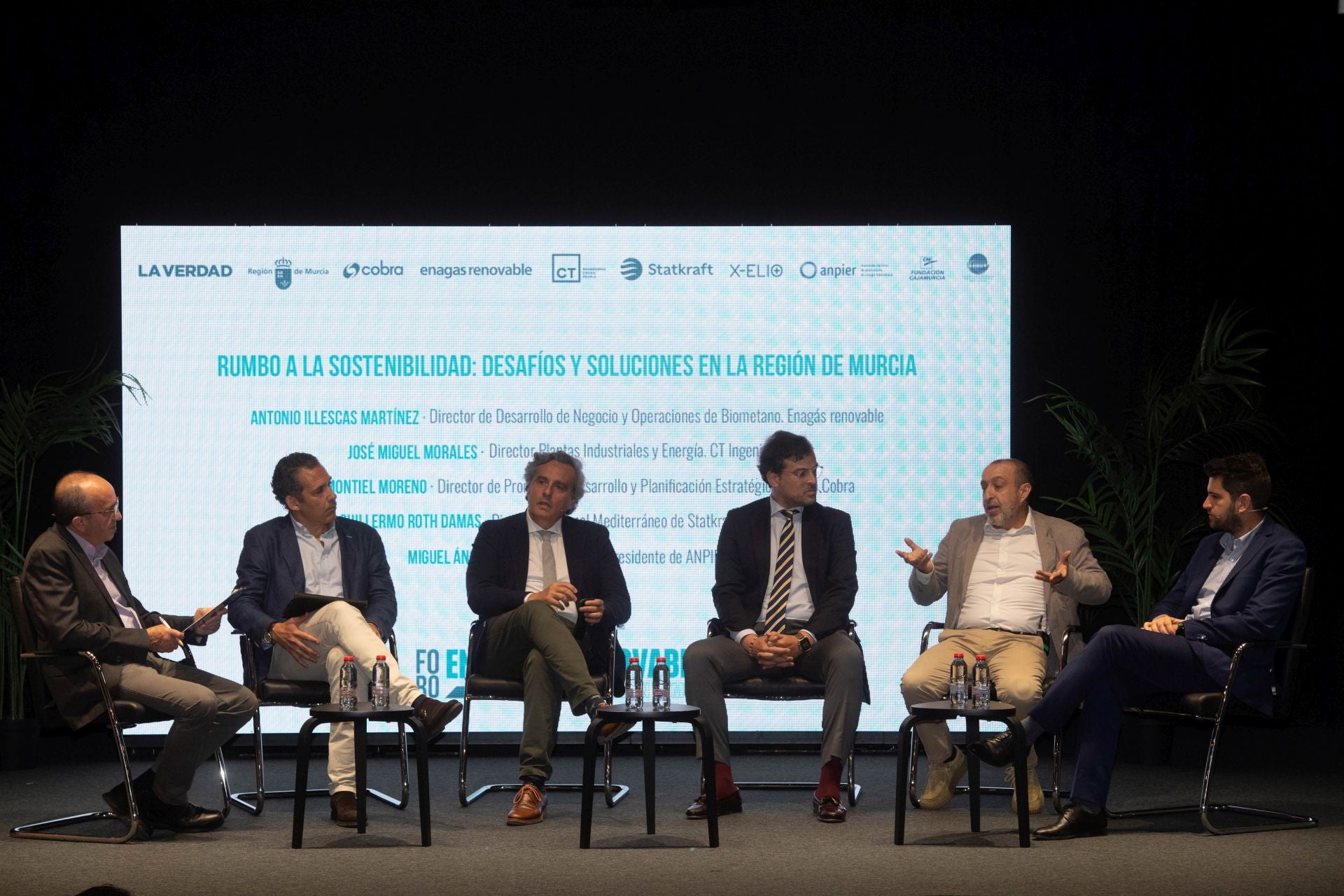 El foro sobre el impacto de las renovables en el modelo energético de la Región de Murcia, en imágenes