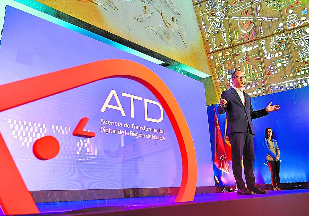 El director general Martínez Gilabert, cuando presentó la Agencia de Transformación Digital.