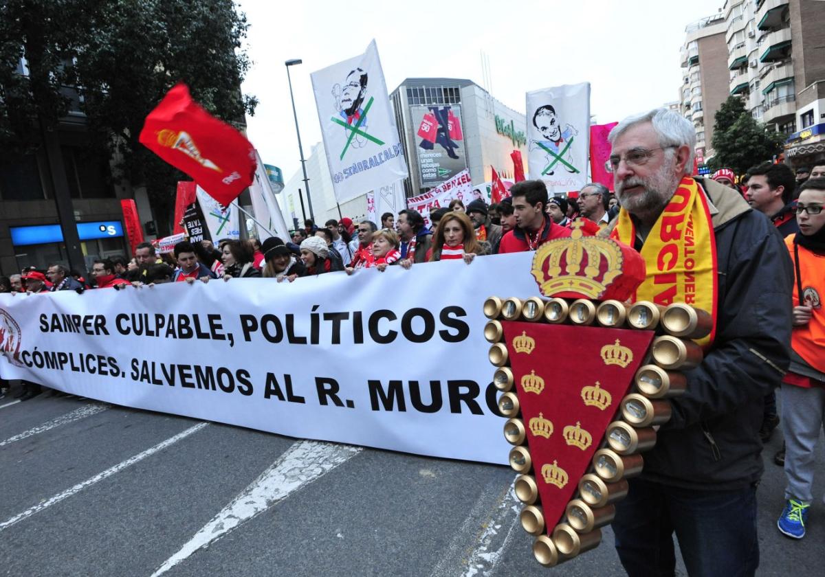 El real murcia huele la segunda tras once años en el infierno | la verdad