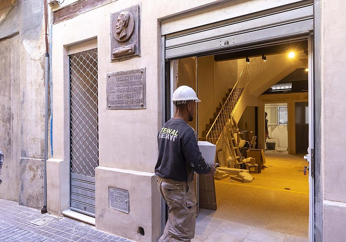 La casa natal de Isaac Peral, en el callejón de Zorrilla, durante sus obras de rehabilitación.