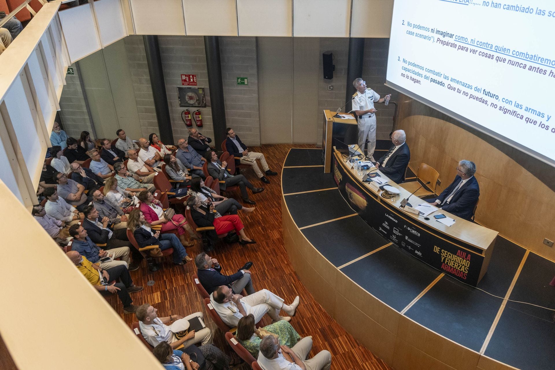 El foro sobre seguridad y fuerzas armadas en Cartagena, en imágenes