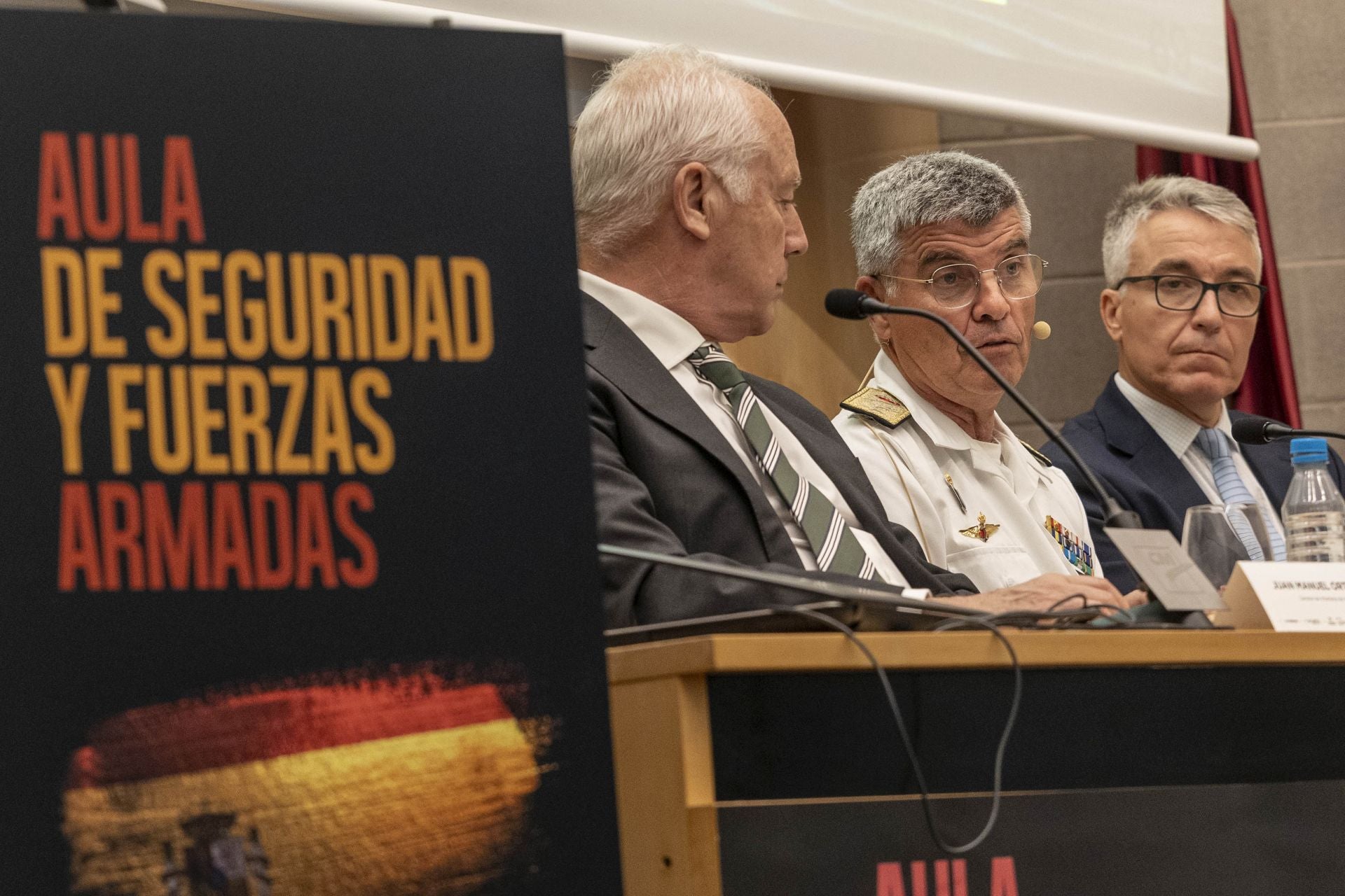 El foro sobre seguridad y fuerzas armadas en Cartagena, en imágenes