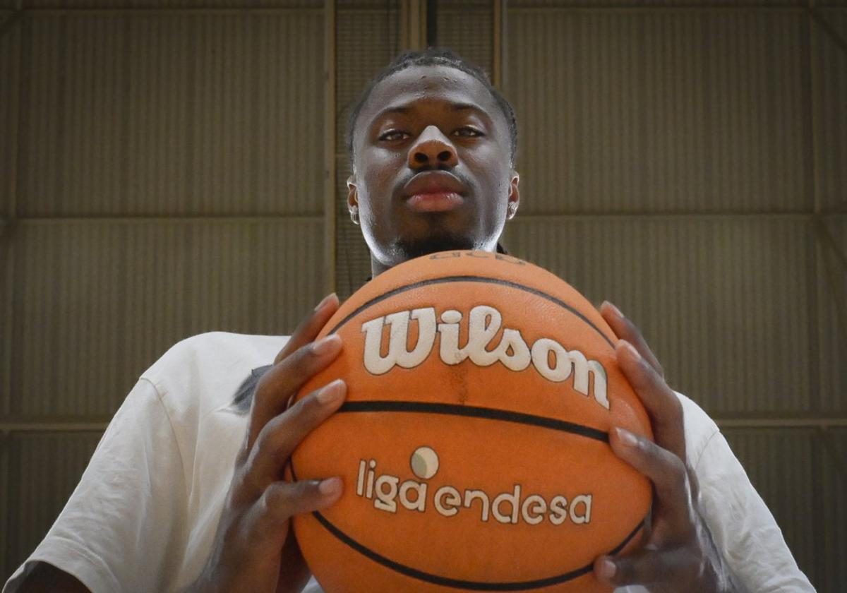 Kostas Antetokounmpo: «Nos ganábamos la vida vendiendo relojes y gafas por la calle»