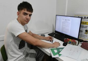 «Tenemos la vida en pausa hasta que acabemos»