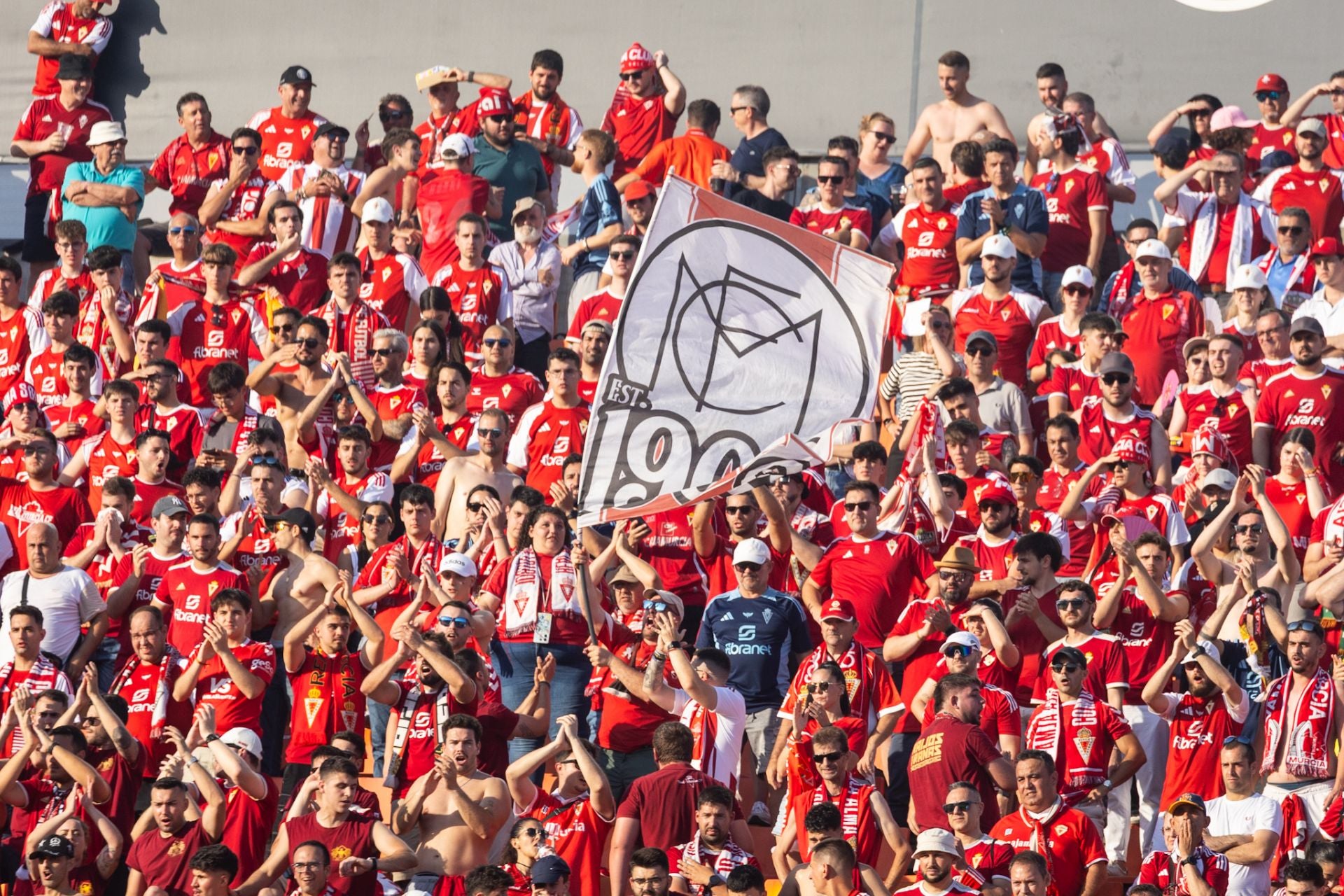 El empate del Real Murcia contra el Nàstic, en imágenes