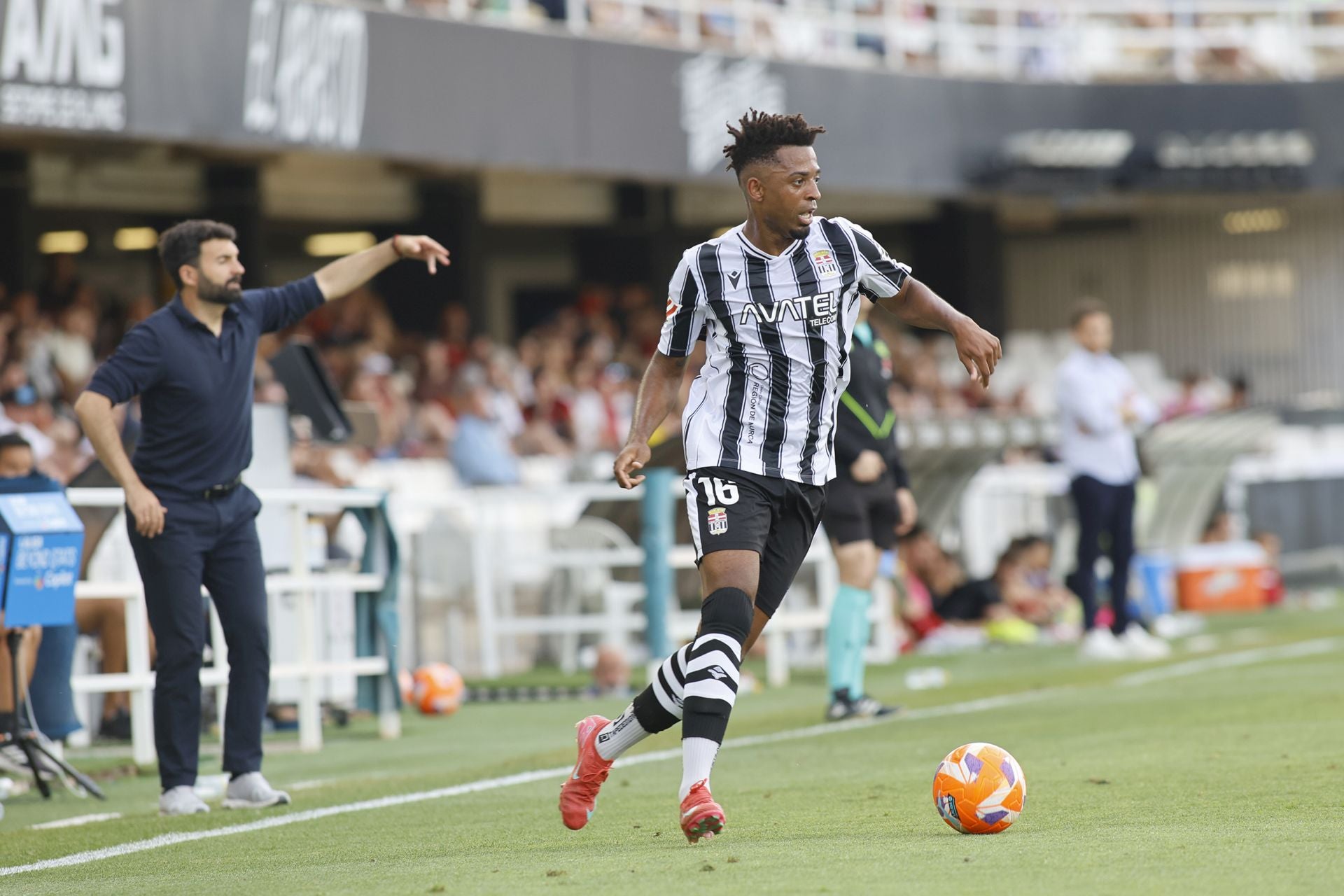 La derrota del Cartagena frente al Mirandés, en imágenes