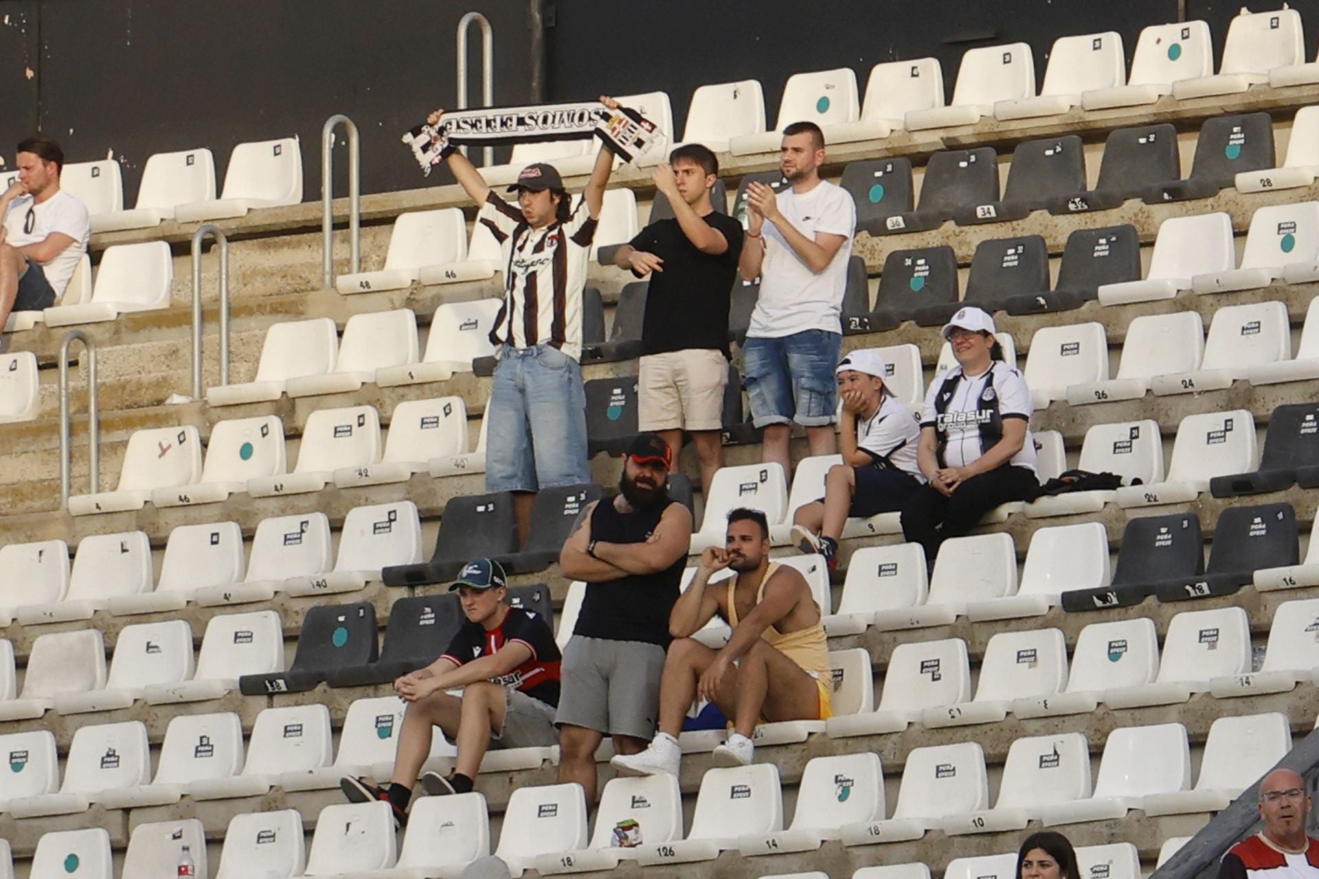 La derrota del Cartagena frente al Mirandés, en imágenes