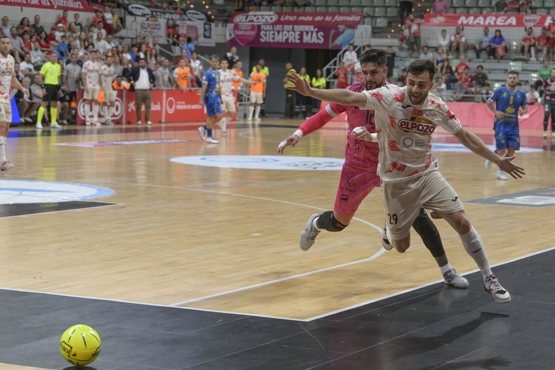 ElPozo-Peñiscola (6-3), en imágenes