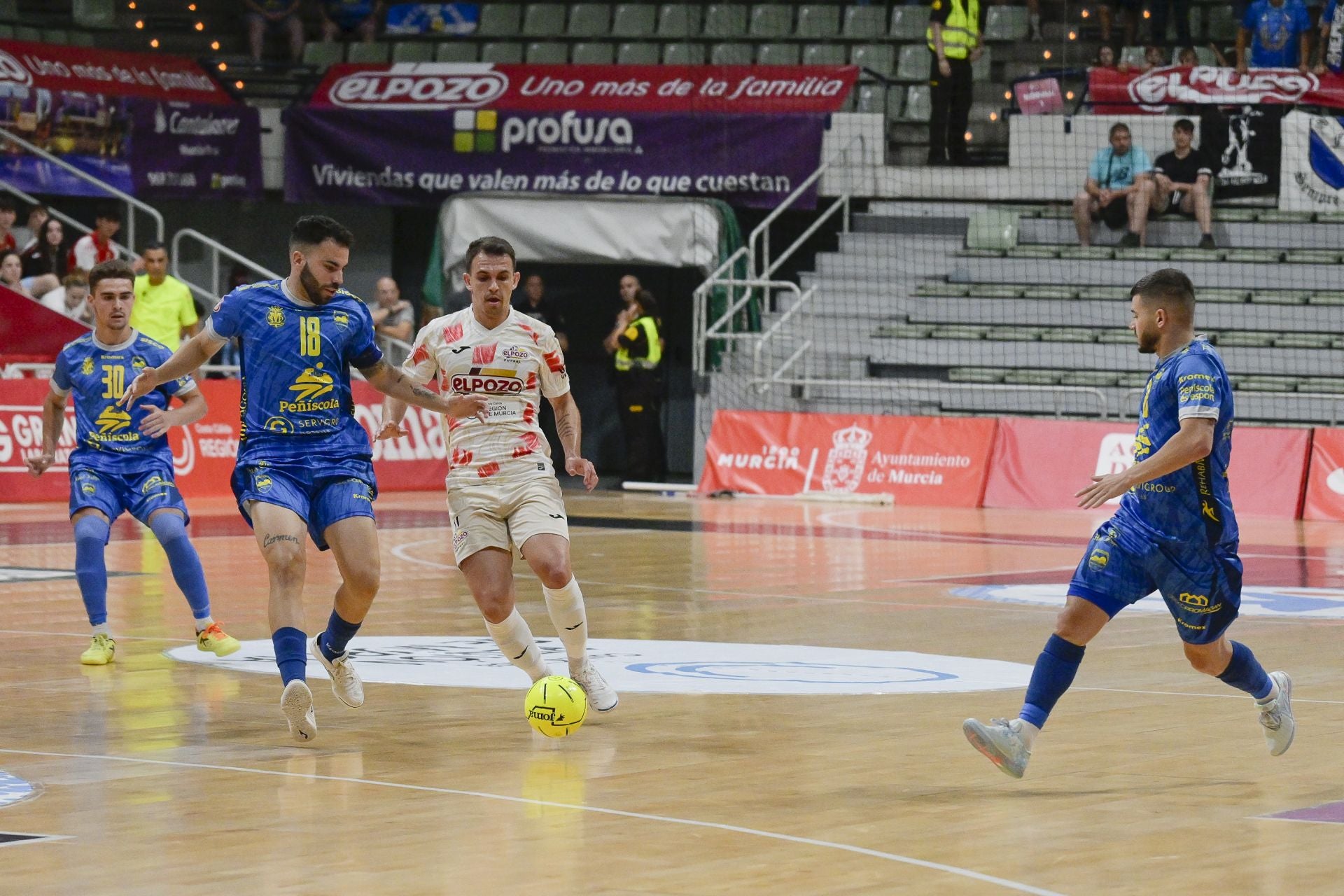 ElPozo-Peñiscola (6-3), en imágenes