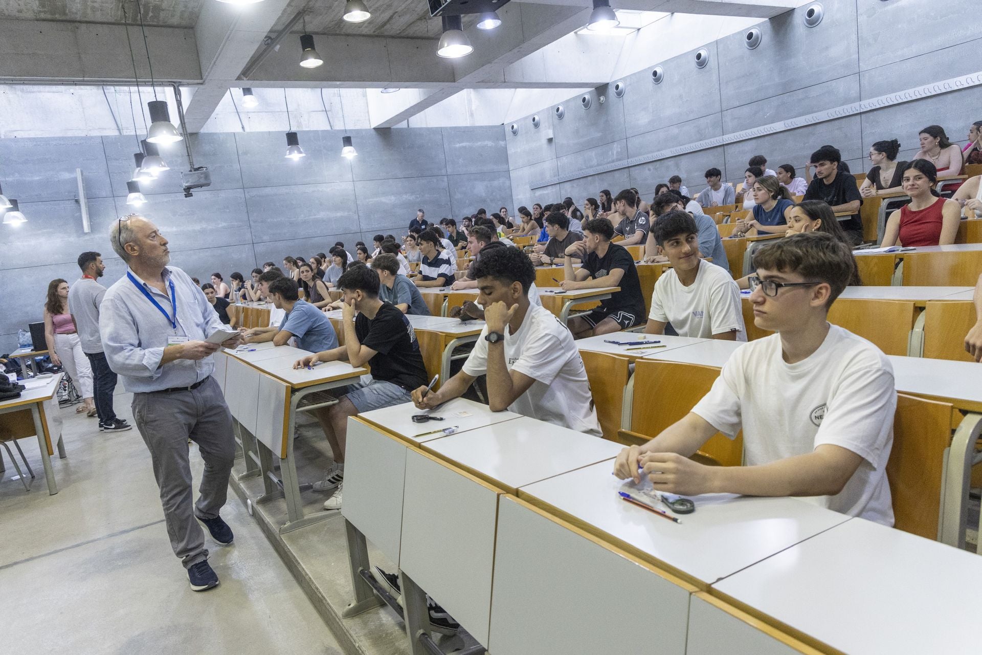 Los alumnos de la Región de Murcia afrontan los primeros exámenes de la PAU, en imágenes