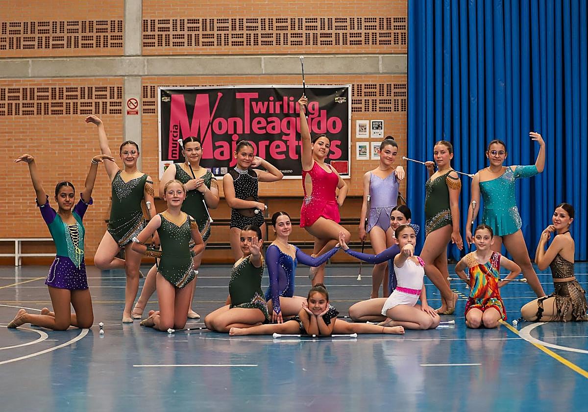 Las &#039;majorettes&#039; de Monteagudo, en imágenes