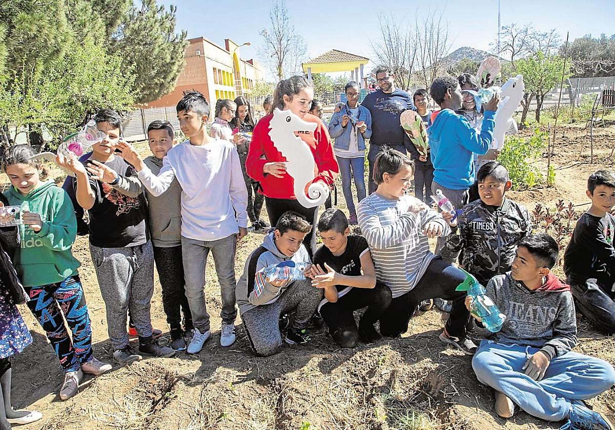 Alumnos del Colegio de La Asomada realizan propuestas para salvar el Mar Menor.
