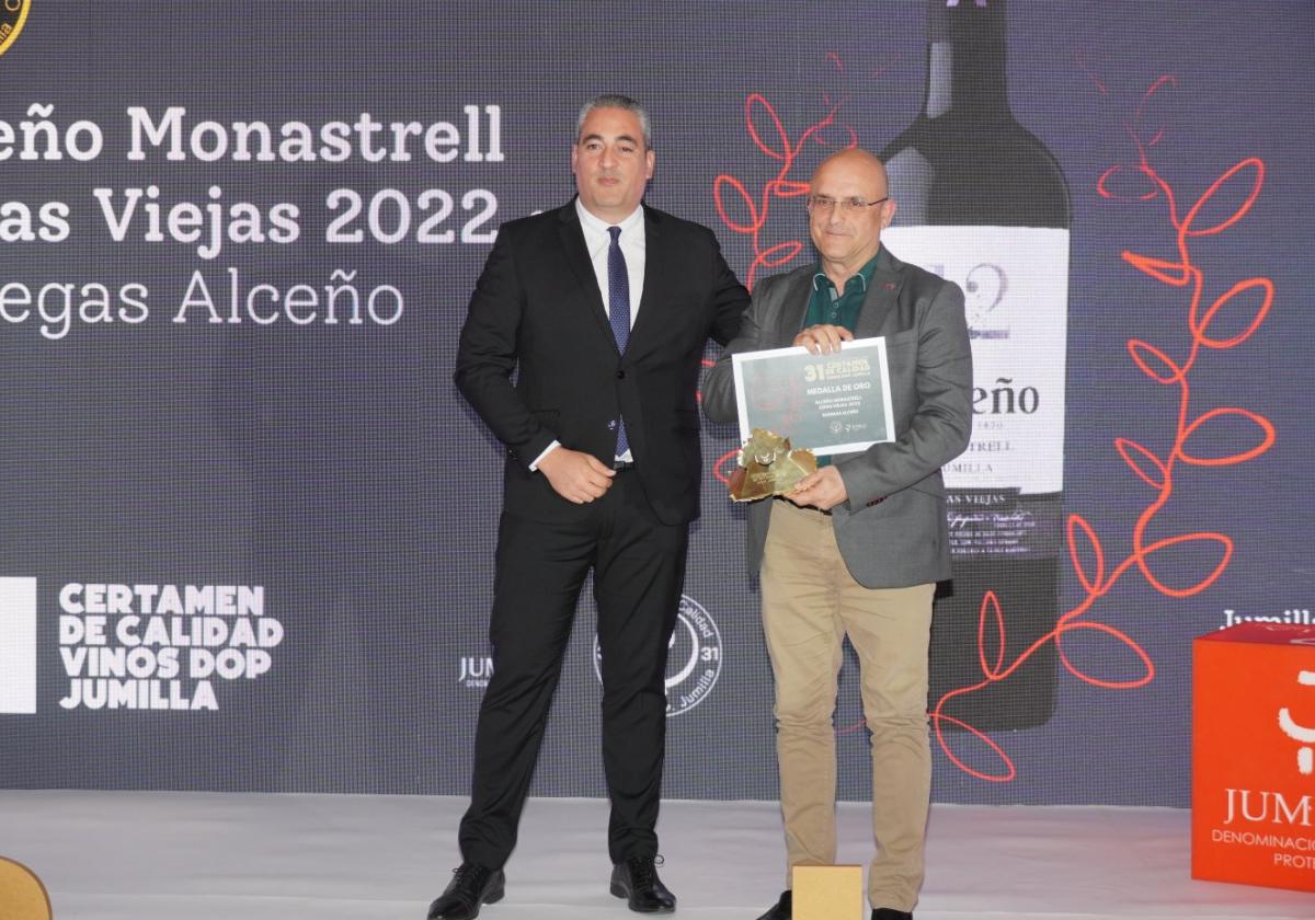 Oro para el Alceño Monastrell Cepas Viejas 2022, «vino con mucho carácter y personalidad»