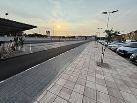 El aparcamiento de la calle Coronel López Peña, ayer.