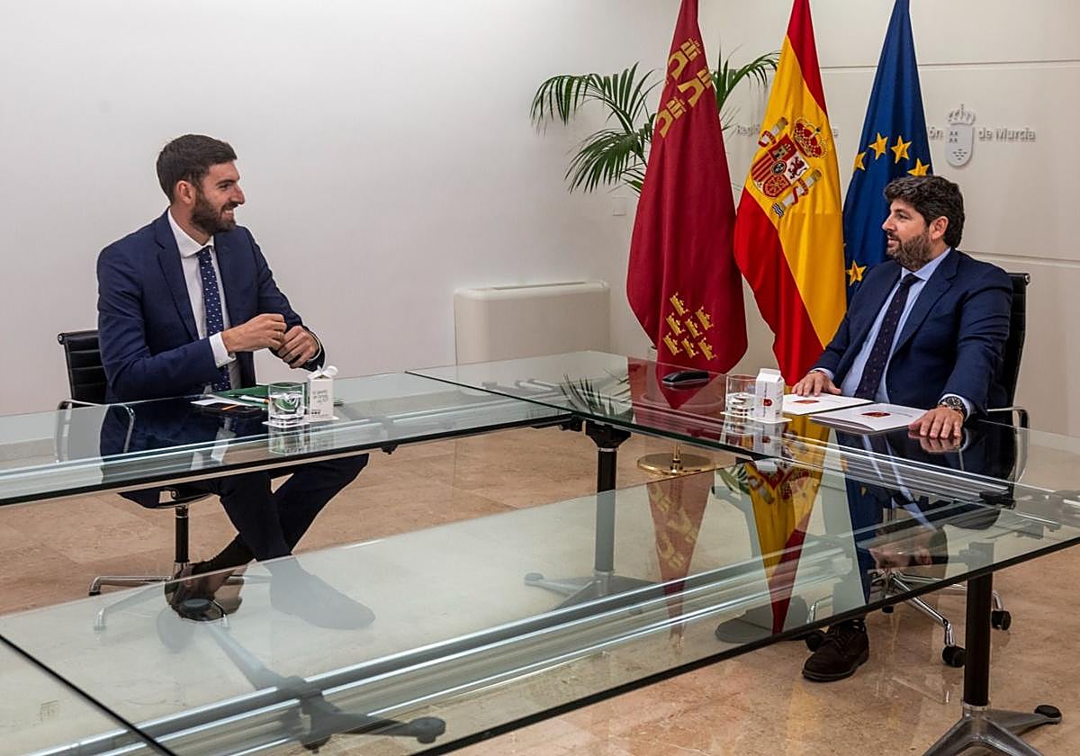 Encuentro entre Antelo y Miras, este jueves.