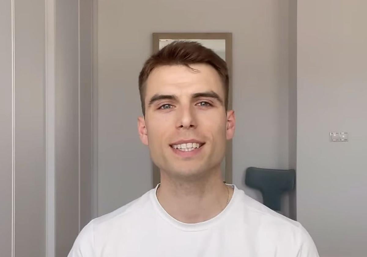 De Santiago de Compostela a Murcia en bici en cinco días: la promesa de un joven tras perder a su padre por cáncer.