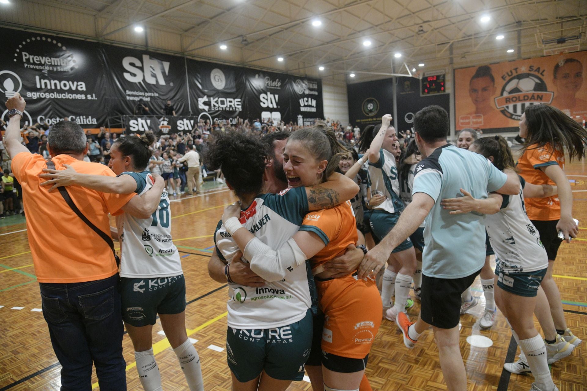 El STV Roldán tumba al Torreblanca (4-4), en imágenes