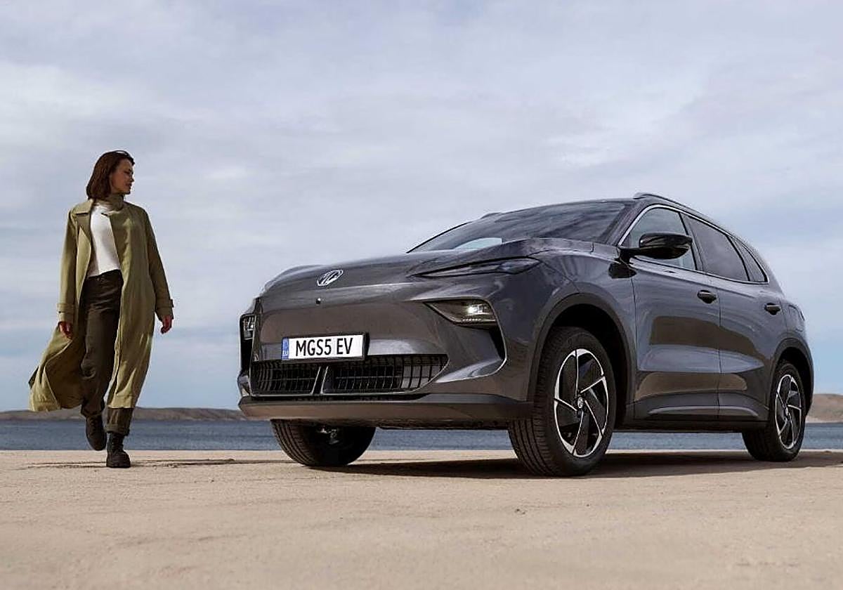 Con un estilo moderno y depurado, el MG S5 EV luce una carrocería con líneas suaves, ópticas led.