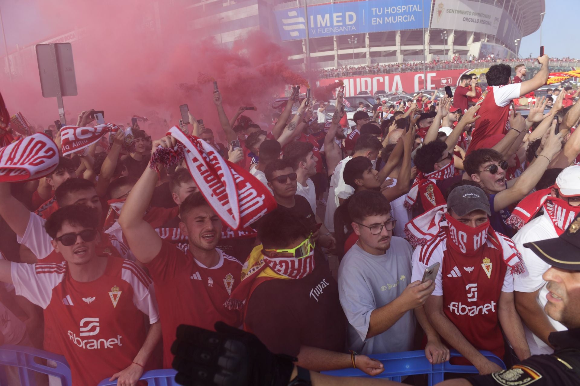 El ambiente previo al Real Murcia - Nàstic, en imágenes
